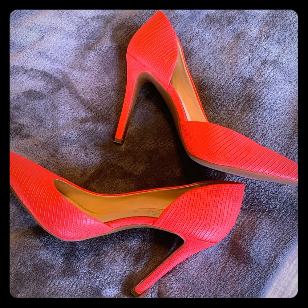 Jessica Simpson 8.5 hot melon heels
